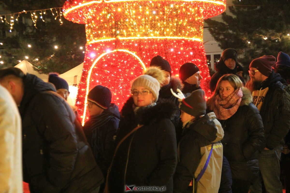 Święty Mikołaj przyjechał do Ostrołęki! [06.12.2023] - zdjęcie #30 - eOstroleka.pl