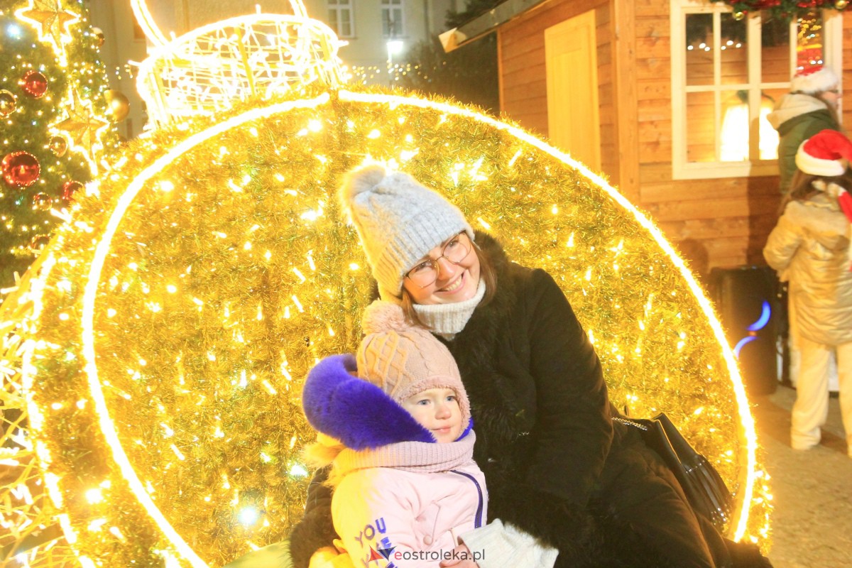 Święty Mikołaj przyjechał do Ostrołęki! [06.12.2023] - zdjęcie #26 - eOstroleka.pl