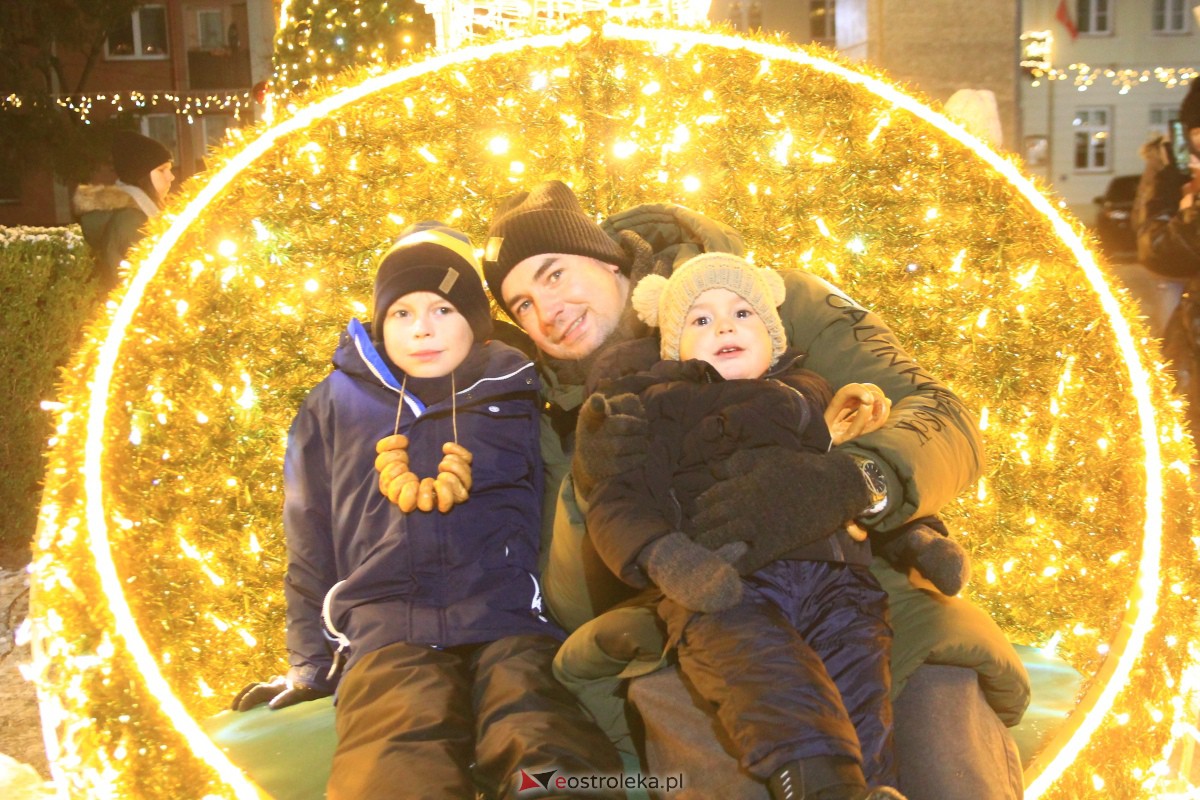 Święty Mikołaj przyjechał do Ostrołęki! [06.12.2023] - zdjęcie #20 - eOstroleka.pl