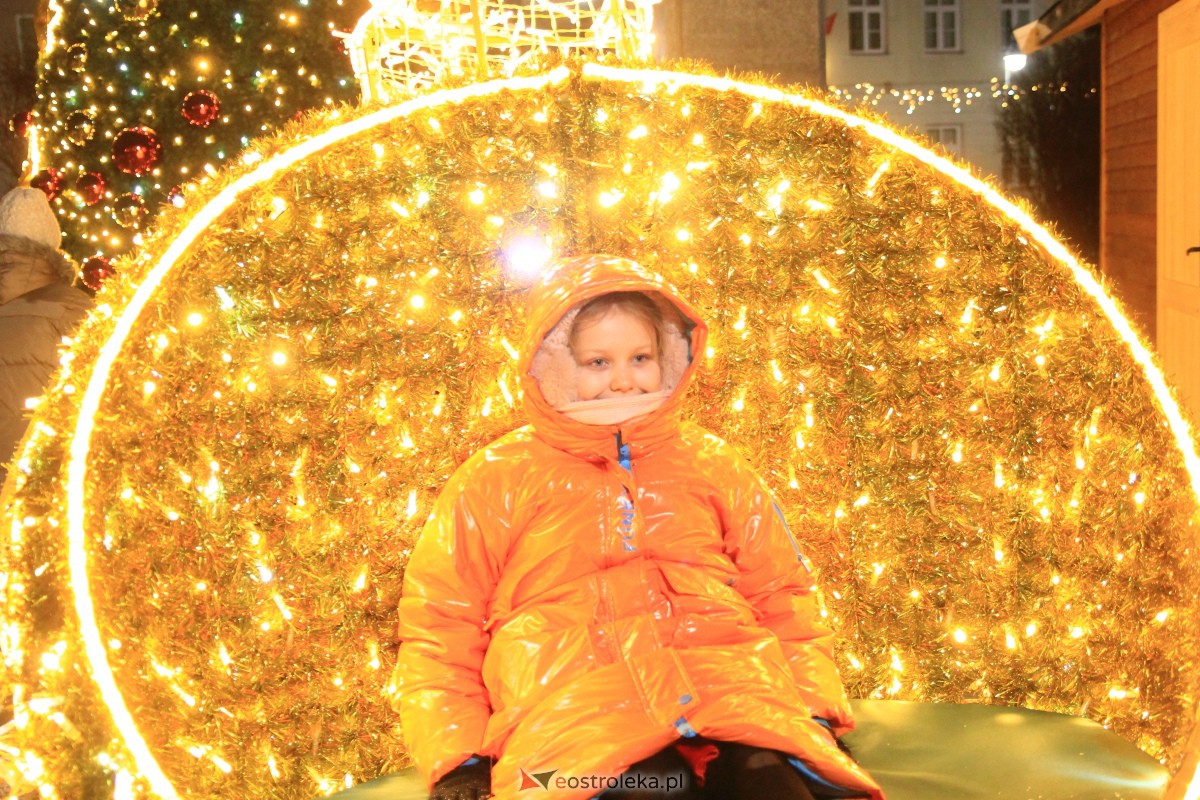 Święty Mikołaj przyjechał do Ostrołęki! [06.12.2023] - zdjęcie #17 - eOstroleka.pl