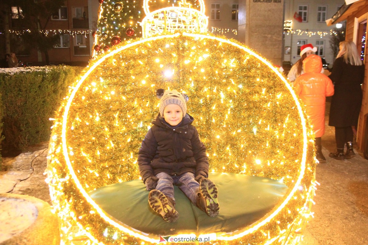 Święty Mikołaj przyjechał do Ostrołęki! [06.12.2023] - zdjęcie #16 - eOstroleka.pl
