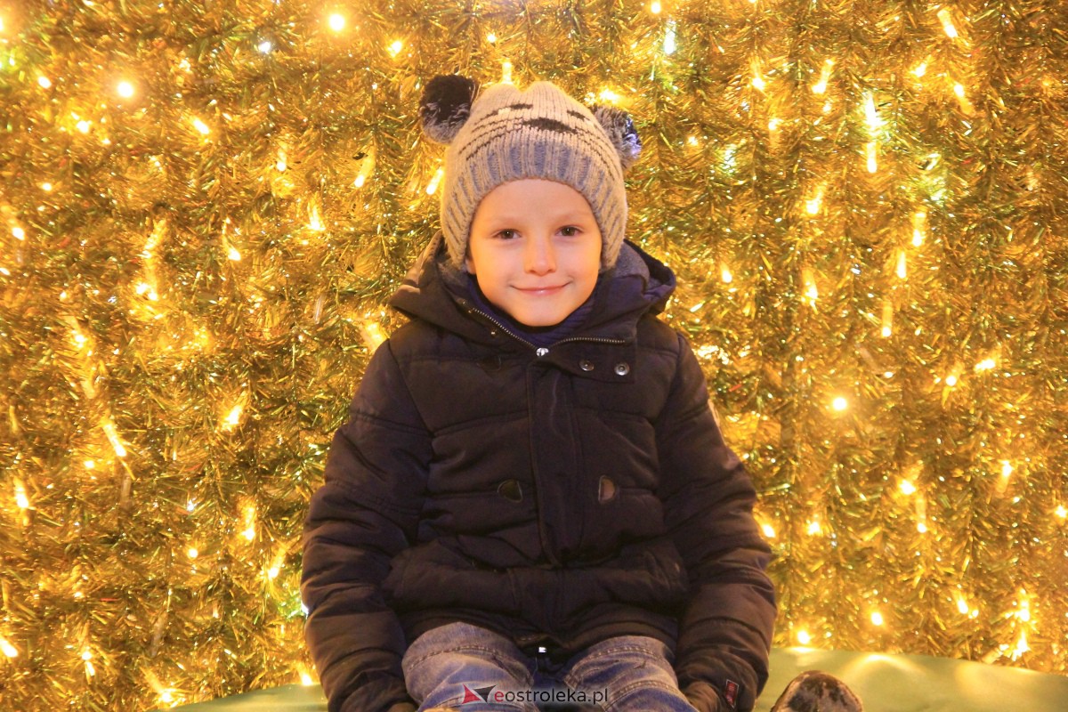 Święty Mikołaj przyjechał do Ostrołęki! [06.12.2023] - zdjęcie #15 - eOstroleka.pl