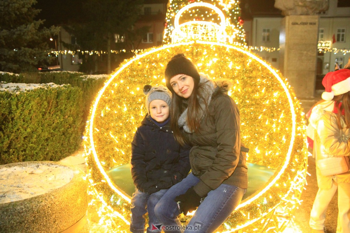 Święty Mikołaj przyjechał do Ostrołęki! [06.12.2023] - zdjęcie #14 - eOstroleka.pl