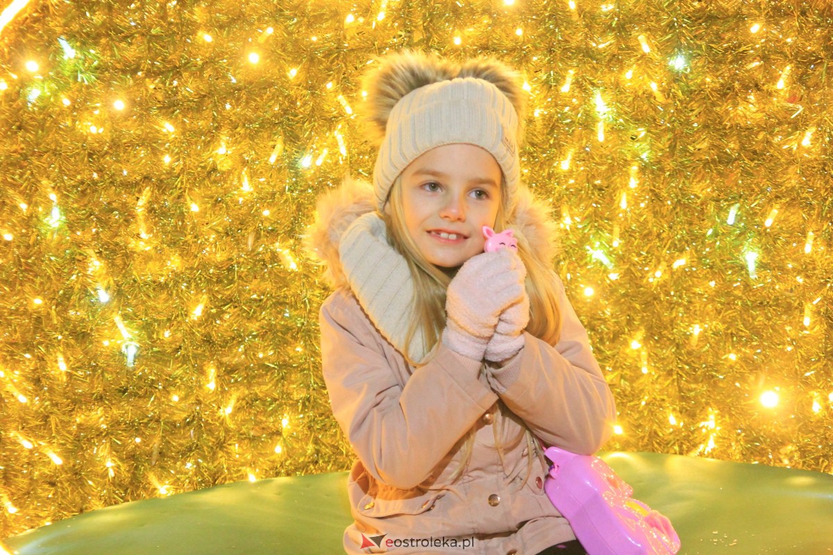 Święty Mikołaj przyjechał do Ostrołęki! [06.12.2023] - zdjęcie #11 - eOstroleka.pl