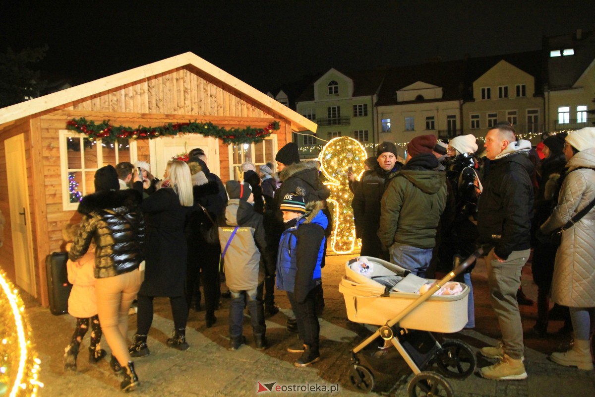 Święty Mikołaj przyjechał do Ostrołęki! [06.12.2023] - zdjęcie #10 - eOstroleka.pl