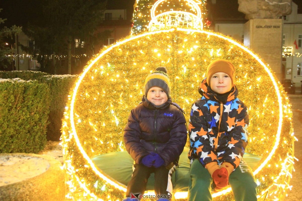 Święty Mikołaj przyjechał do Ostrołęki! [06.12.2023] - zdjęcie #8 - eOstroleka.pl