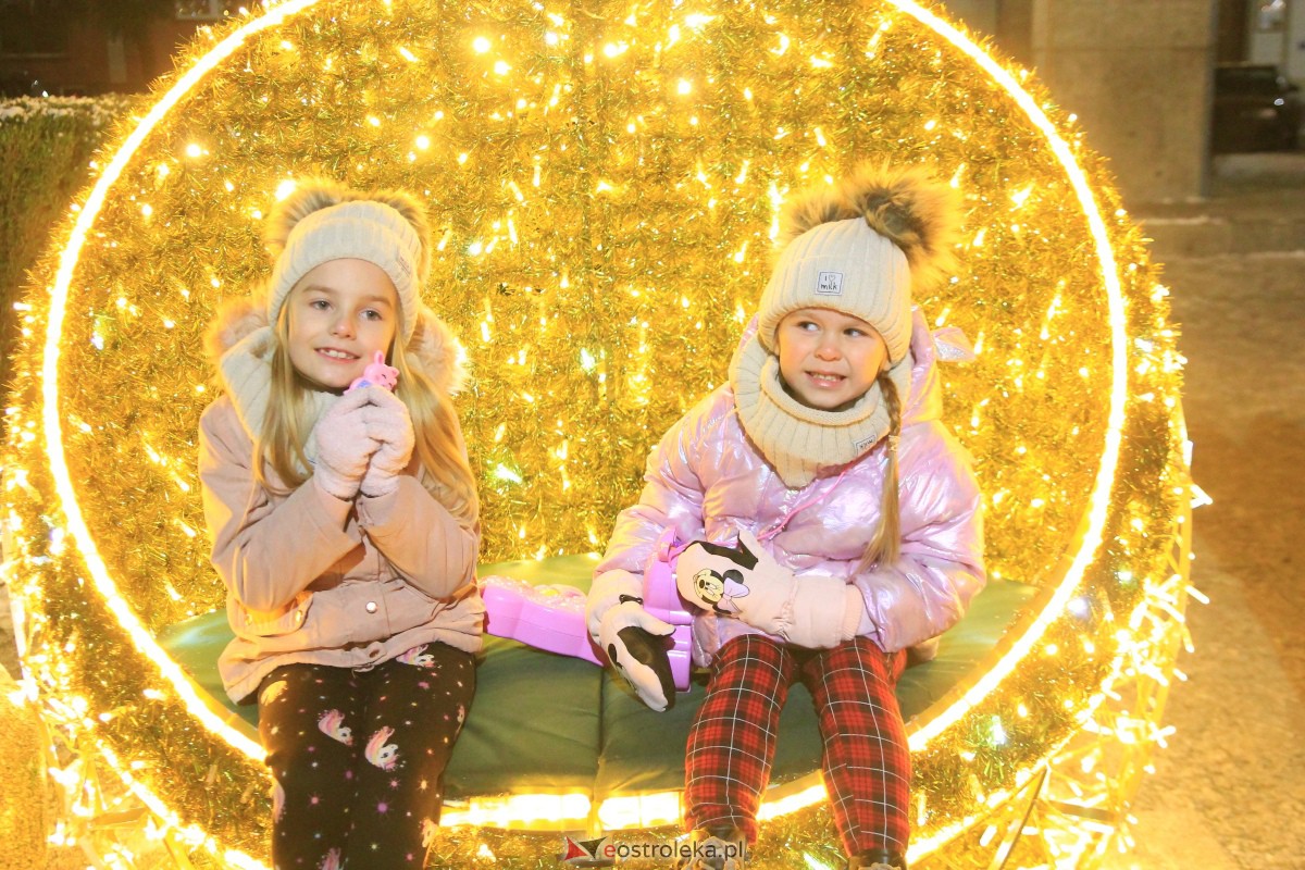 Święty Mikołaj przyjechał do Ostrołęki! [06.12.2023] - zdjęcie #6 - eOstroleka.pl