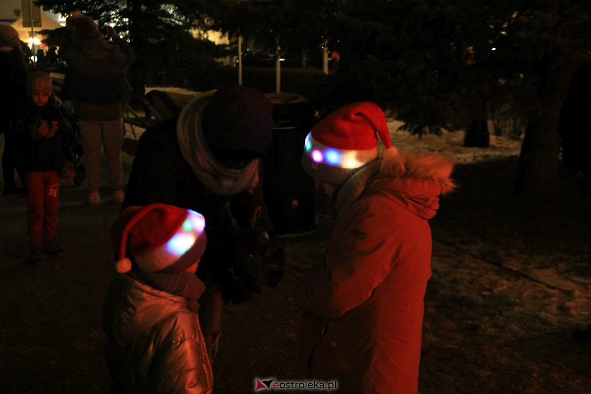 Święty Mikołaj przyjechał do Ostrołęki! [06.12.2023] - zdjęcie #4 - eOstroleka.pl