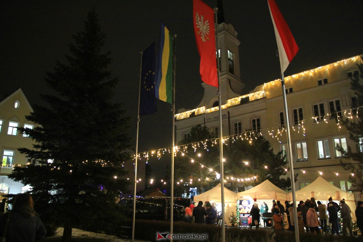 Święty Mikołaj przyjechał do Ostrołęki! [06.12.2023] - zdjęcie #3 - eOstroleka.pl