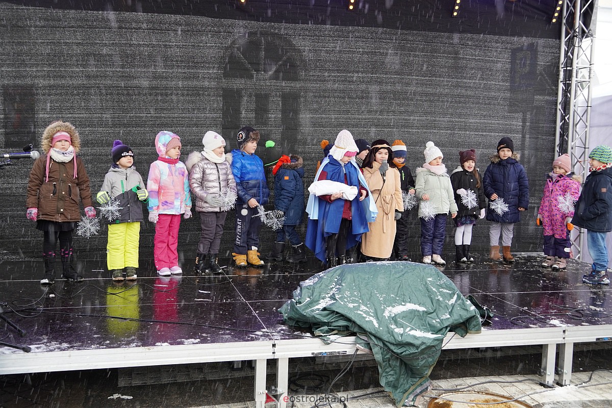 I Kurpiowski Jarmark Bożonarodzeniowy w Ostrołęce - występy przedszkolaków [07.12.2023] - zdjęcie #129 - eOstroleka.pl