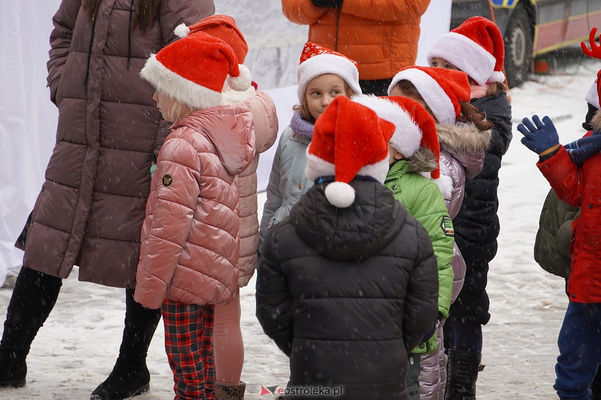 I Kurpiowski Jarmark Bożonarodzeniowy w Ostrołęce - występy przedszkolaków [07.12.2023] - zdjęcie #128 - eOstroleka.pl