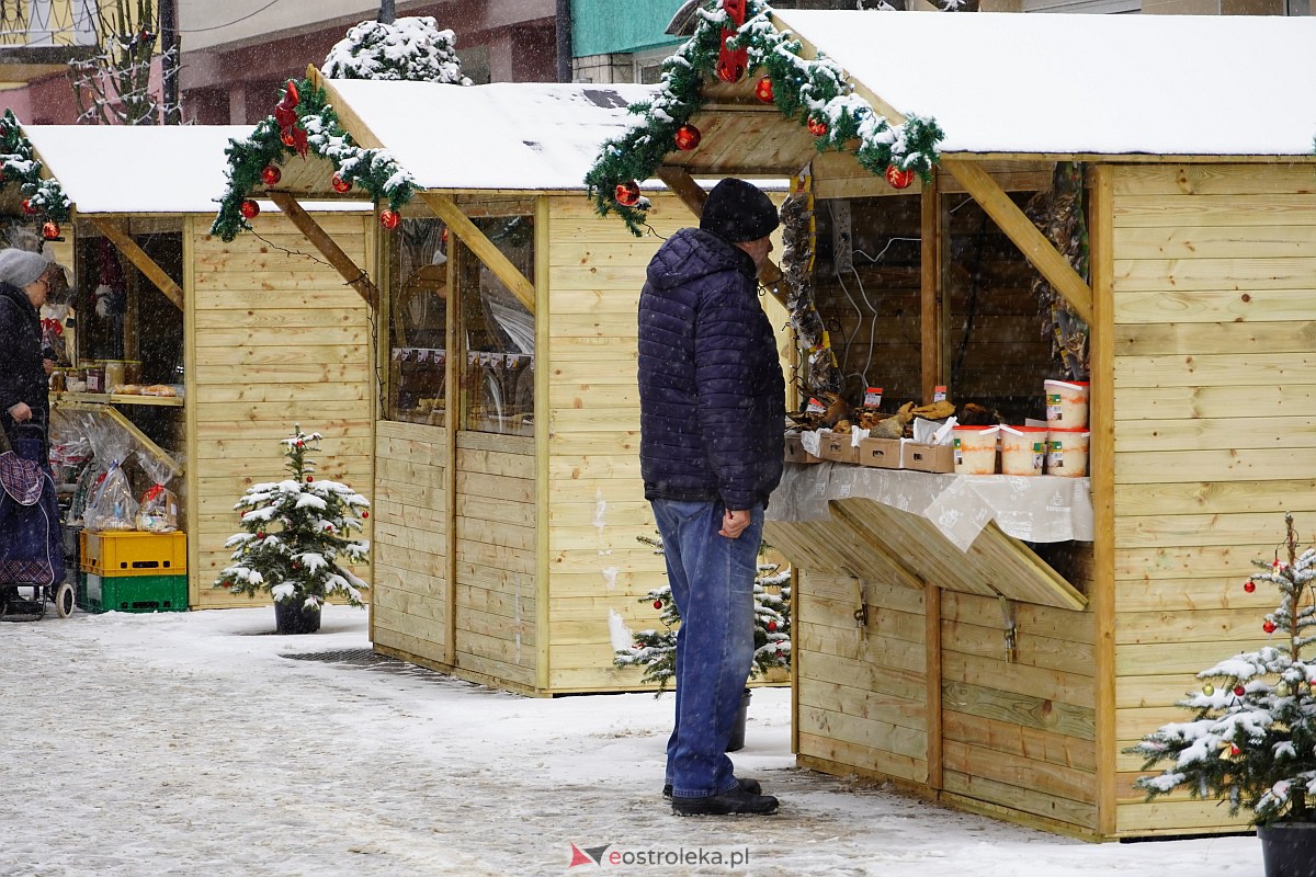 I Kurpiowski Jarmark Bożonarodzeniowy w Ostrołęce - występy przedszkolaków [07.12.2023] - zdjęcie #113 - eOstroleka.pl