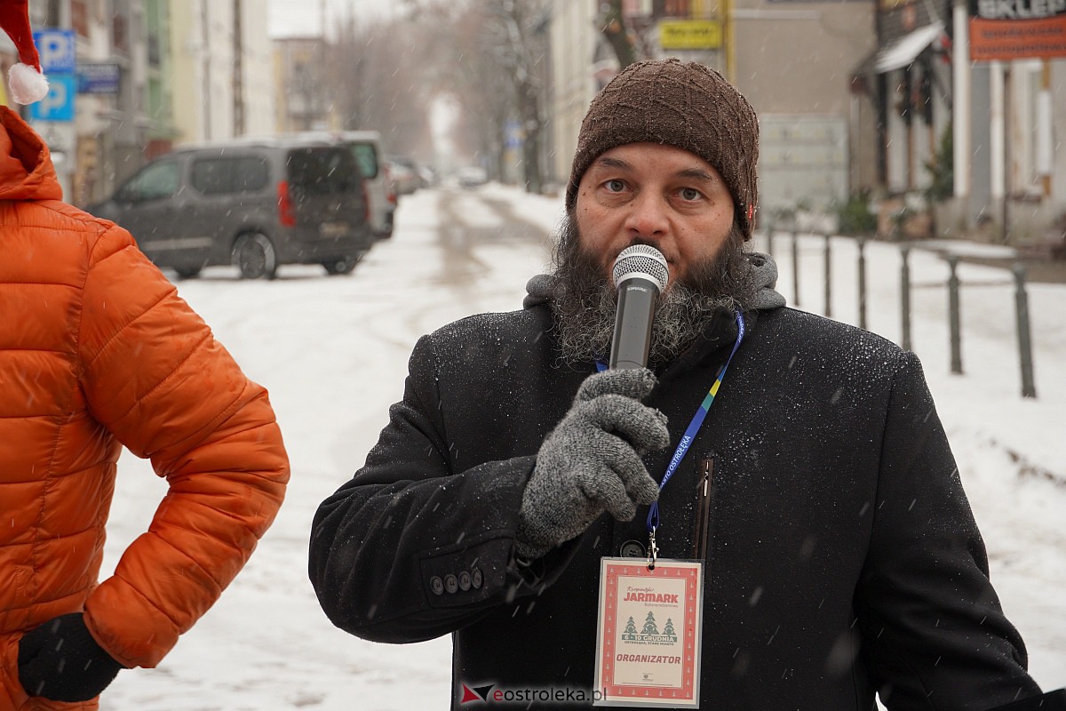 I Kurpiowski Jarmark Bożonarodzeniowy w Ostrołęce - występy przedszkolaków [07.12.2023] - zdjęcie #79 - eOstroleka.pl