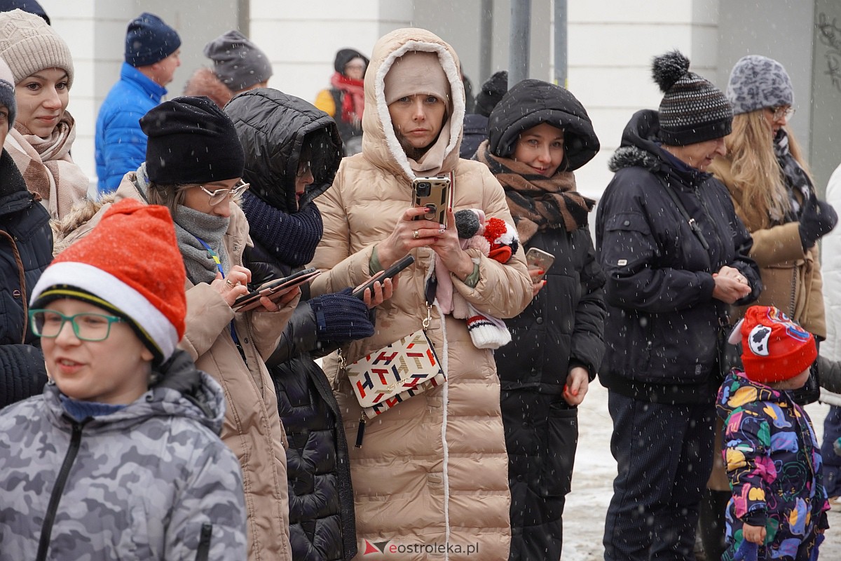 I Kurpiowski Jarmark Bożonarodzeniowy w Ostrołęce - występy przedszkolaków [07.12.2023] - zdjęcie #65 - eOstroleka.pl