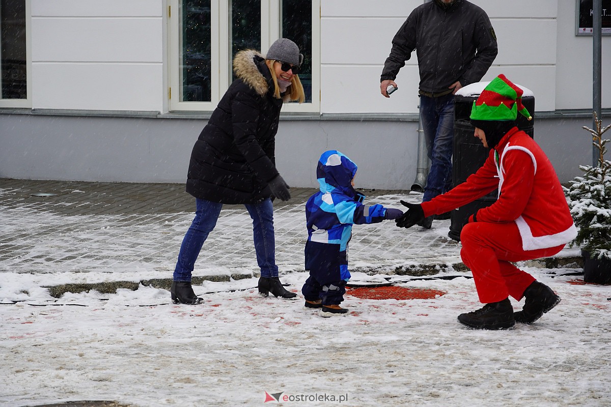 I Kurpiowski Jarmark Bożonarodzeniowy w Ostrołęce - występy przedszkolaków [07.12.2023] - zdjęcie #43 - eOstroleka.pl
