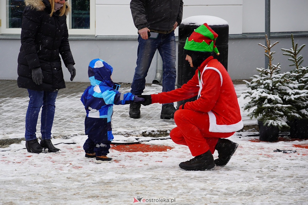 I Kurpiowski Jarmark Bożonarodzeniowy w Ostrołęce - występy przedszkolaków [07.12.2023] - zdjęcie #104 - eOstroleka.pl