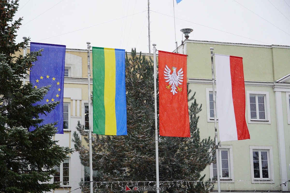 I Kurpiowski Jarmark Bożonarodzeniowy w Ostrołęce - występy przedszkolaków [07.12.2023] - zdjęcie #98 - eOstroleka.pl