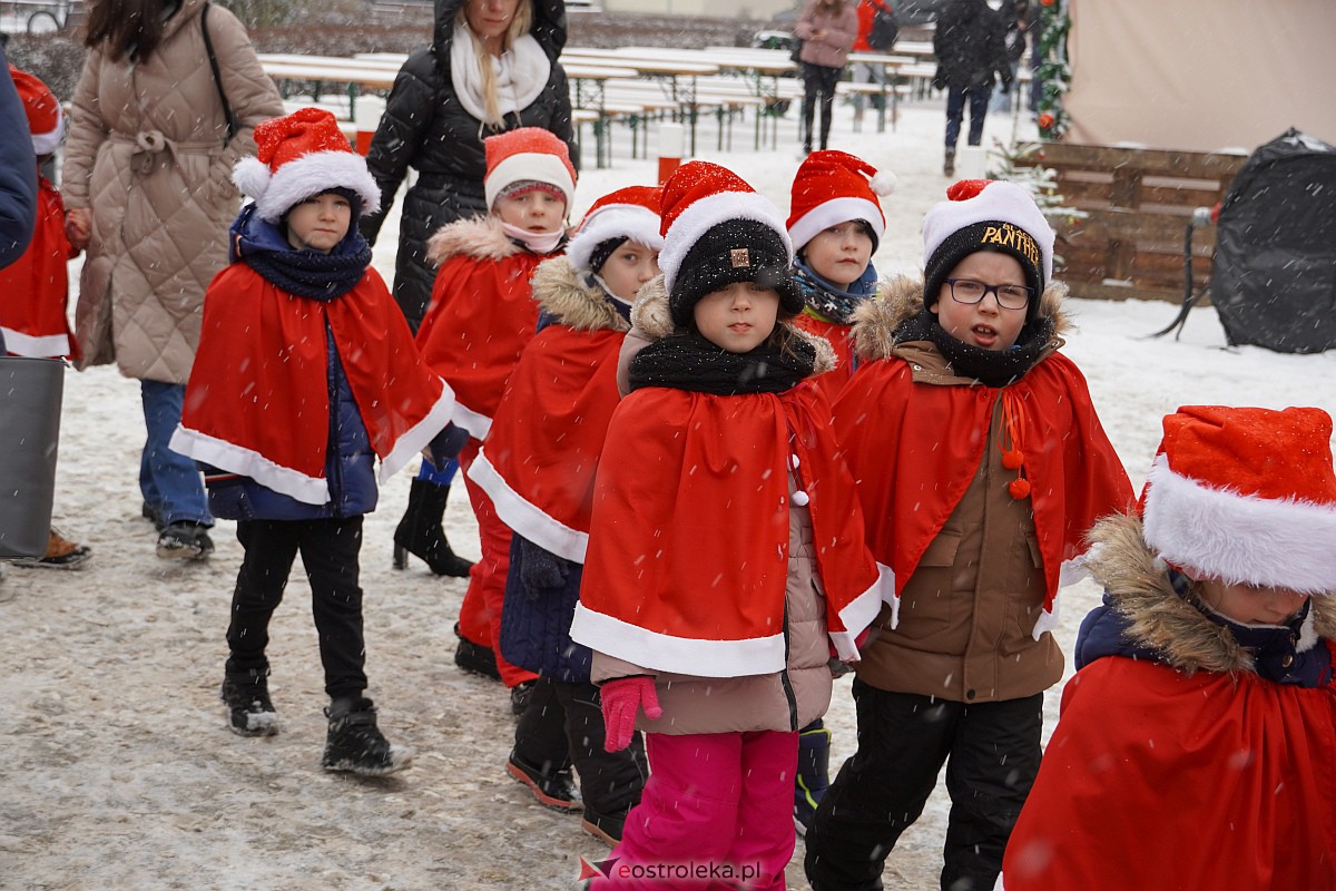 I Kurpiowski Jarmark Bożonarodzeniowy w Ostrołęce - występy przedszkolaków [07.12.2023] - zdjęcie #54 - eOstroleka.pl