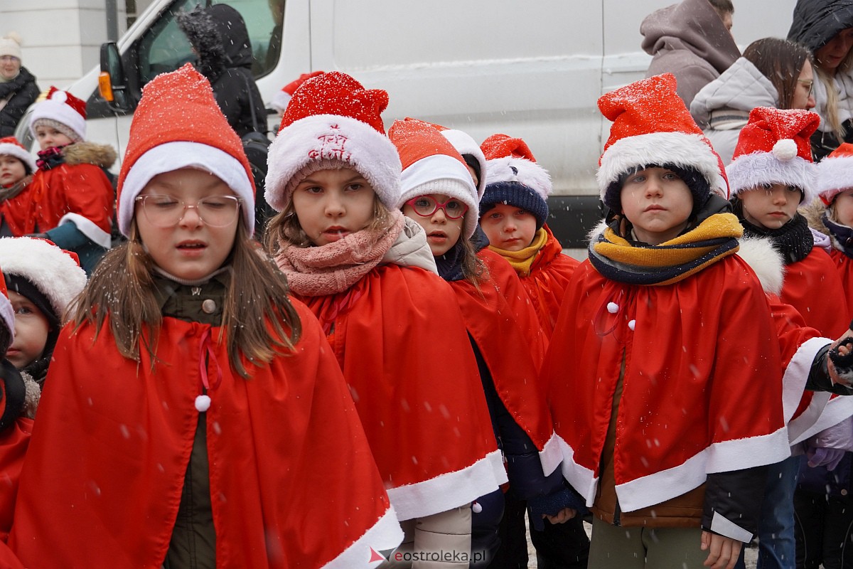 I Kurpiowski Jarmark Bożonarodzeniowy w Ostrołęce - występy przedszkolaków [07.12.2023] - zdjęcie #28 - eOstroleka.pl