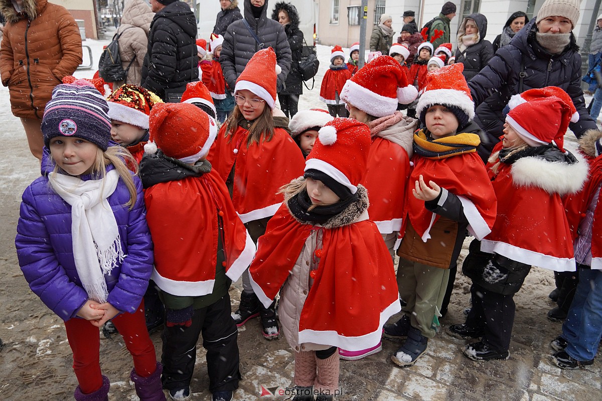 I Kurpiowski Jarmark Bożonarodzeniowy w Ostrołęce - występy przedszkolaków [07.12.2023] - zdjęcie #20 - eOstroleka.pl