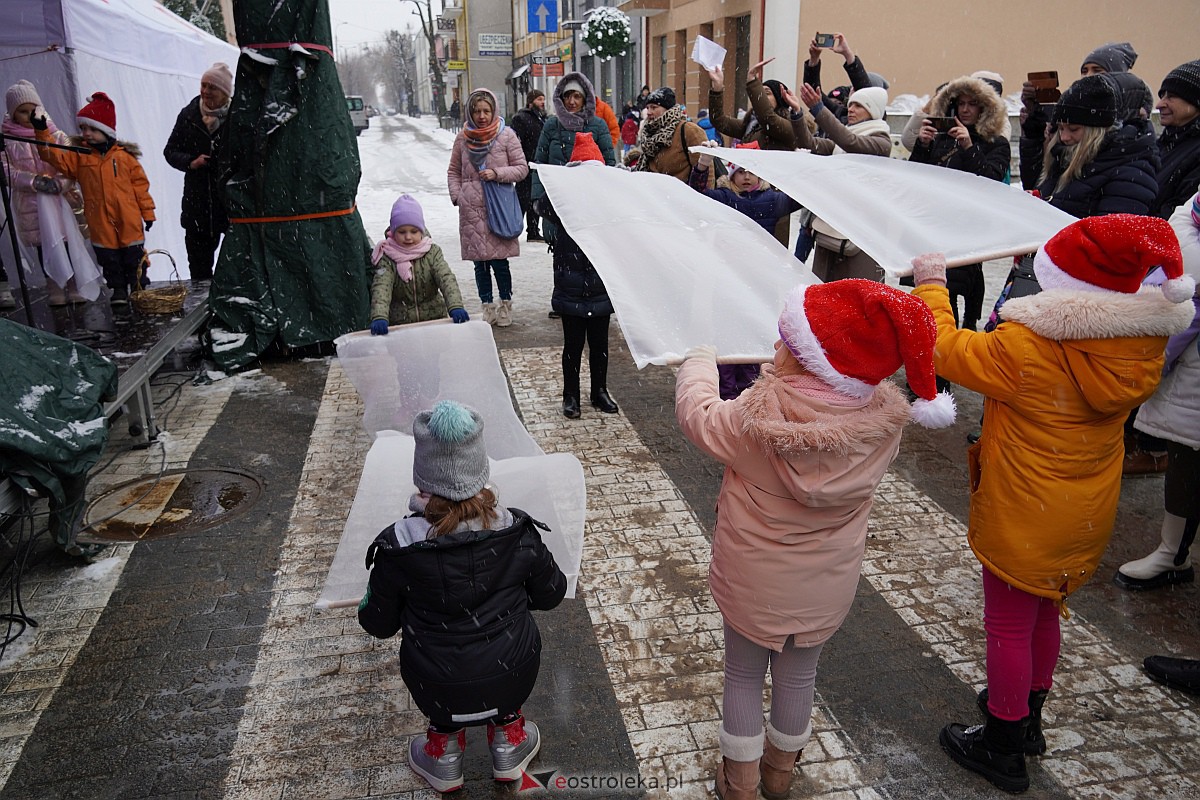 I Kurpiowski Jarmark Bożonarodzeniowy w Ostrołęce - występy przedszkolaków [07.12.2023] - zdjęcie #19 - eOstroleka.pl