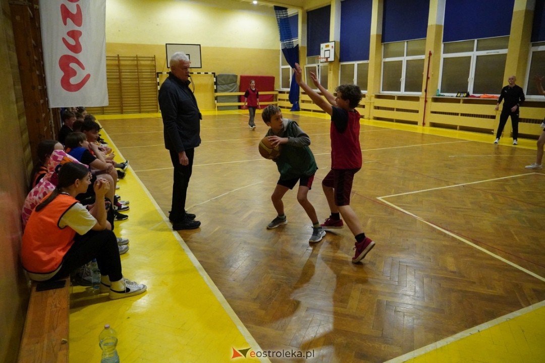 Koszykarski klimat w SP 1 [07.12.2023] - zdjęcie #125 - eOstroleka.pl