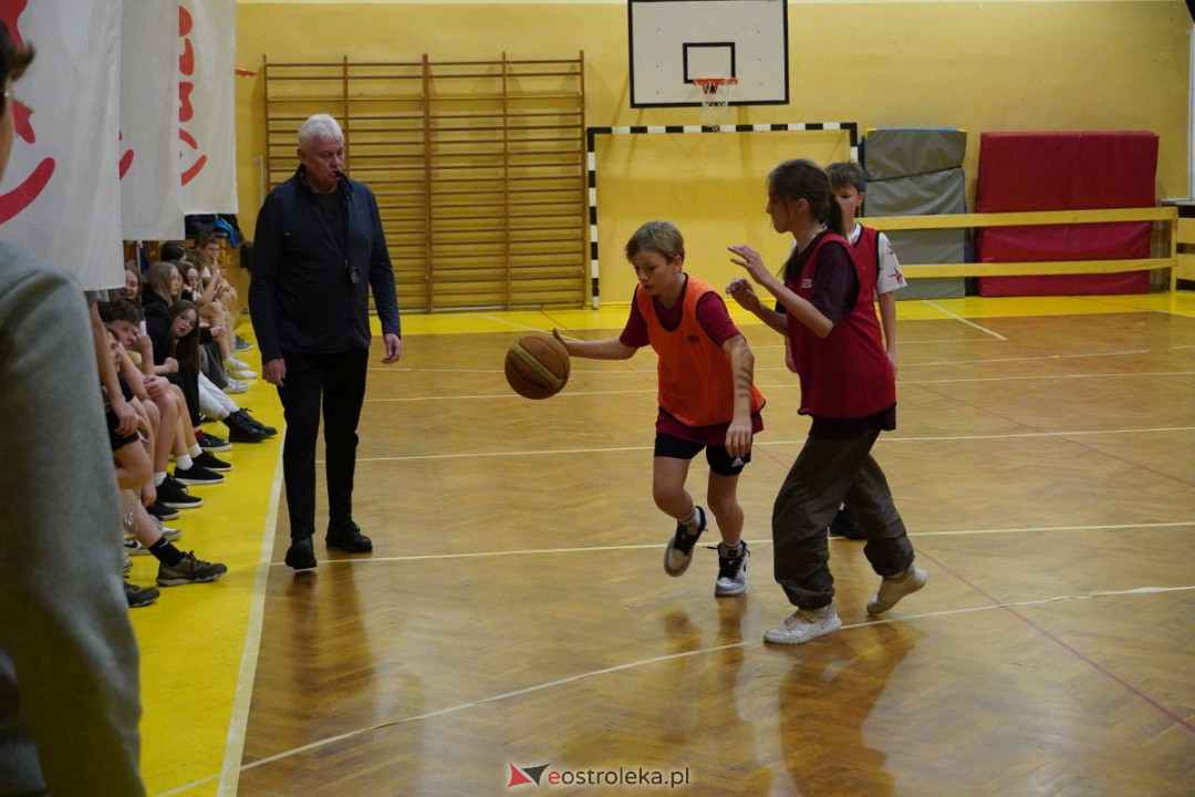 Koszykarski klimat w SP 1 [07.12.2023] - zdjęcie #75 - eOstroleka.pl