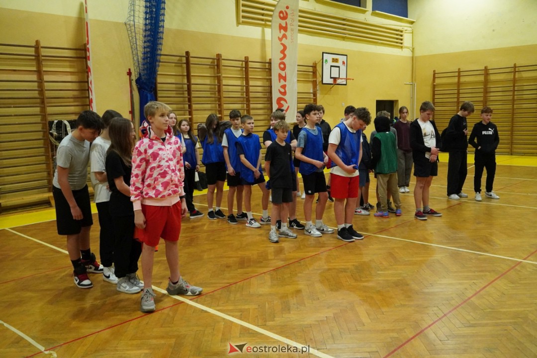 Koszykarski klimat w SP 1 [07.12.2023] - zdjęcie #42 - eOstroleka.pl