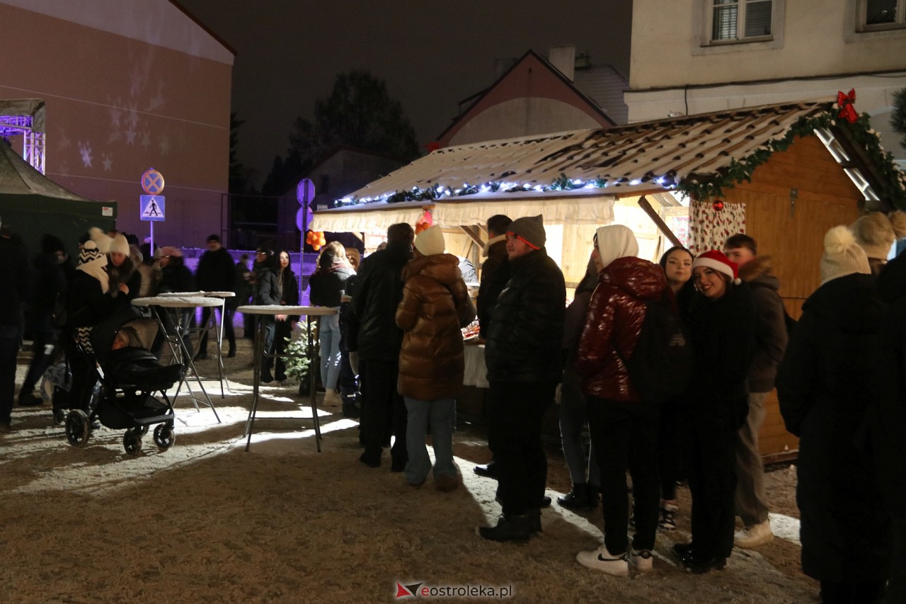 Kurpiowski Jarmark Bożonarodzeniowy - dzień drugi [7.12.2023] - zdjęcie #24 - eOstroleka.pl