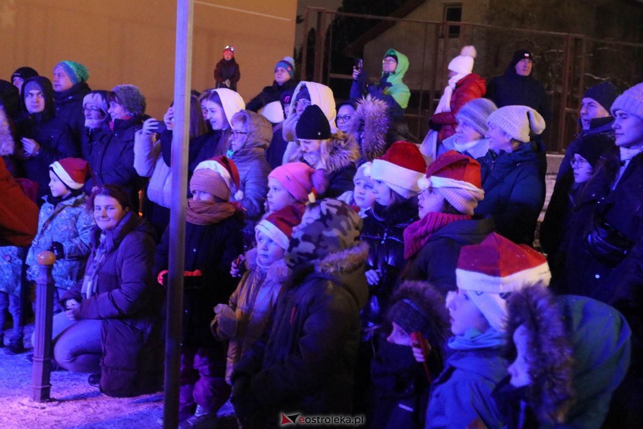 Kurpiowski Jarmark Bożonarodzeniowy - dzień drugi [7.12.2023] - zdjęcie #21 - eOstroleka.pl