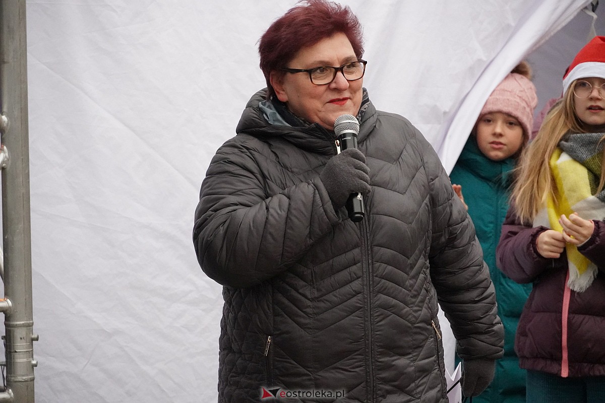 I Kurpiowski Jarmark Bożonarodzeniowy w Ostrołęce - występy uczniów ostrołęckich szkół [07.12.2023] - zdjęcie #86 - eOstroleka.pl