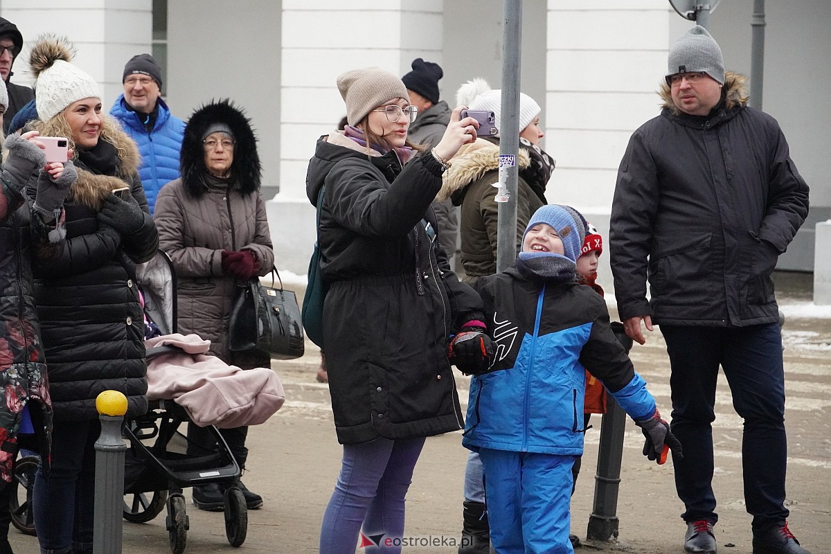 I Kurpiowski Jarmark Bożonarodzeniowy w Ostrołęce - występy uczniów ostrołęckich szkół [07.12.2023] - zdjęcie #57 - eOstroleka.pl