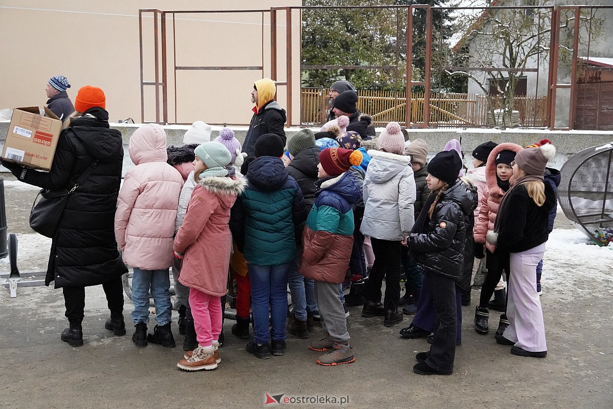 I Kurpiowski Jarmark Bożonarodzeniowy w Ostrołęce - występy uczniów ostrołęckich szkół [07.12.2023] - zdjęcie #43 - eOstroleka.pl