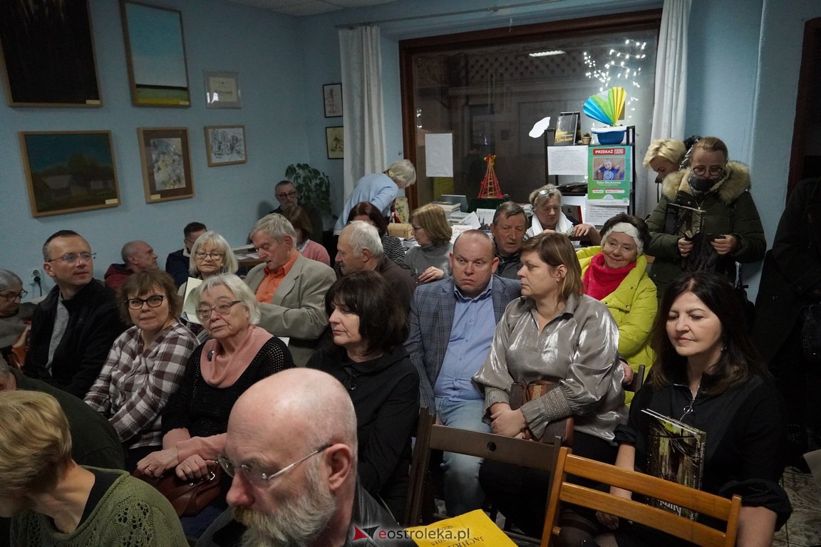„Kurpie muśnięte czarami” - Spotkanie autorskie z Markiem Sygułą [8.12.2023] - zdjęcie #24 - eOstroleka.pl