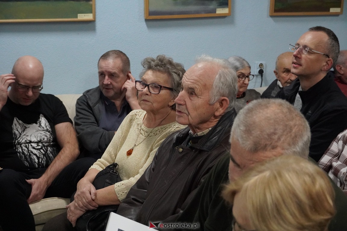 „Kurpie muśnięte czarami” - Spotkanie autorskie z Markiem Sygułą [8.12.2023] - zdjęcie #22 - eOstroleka.pl