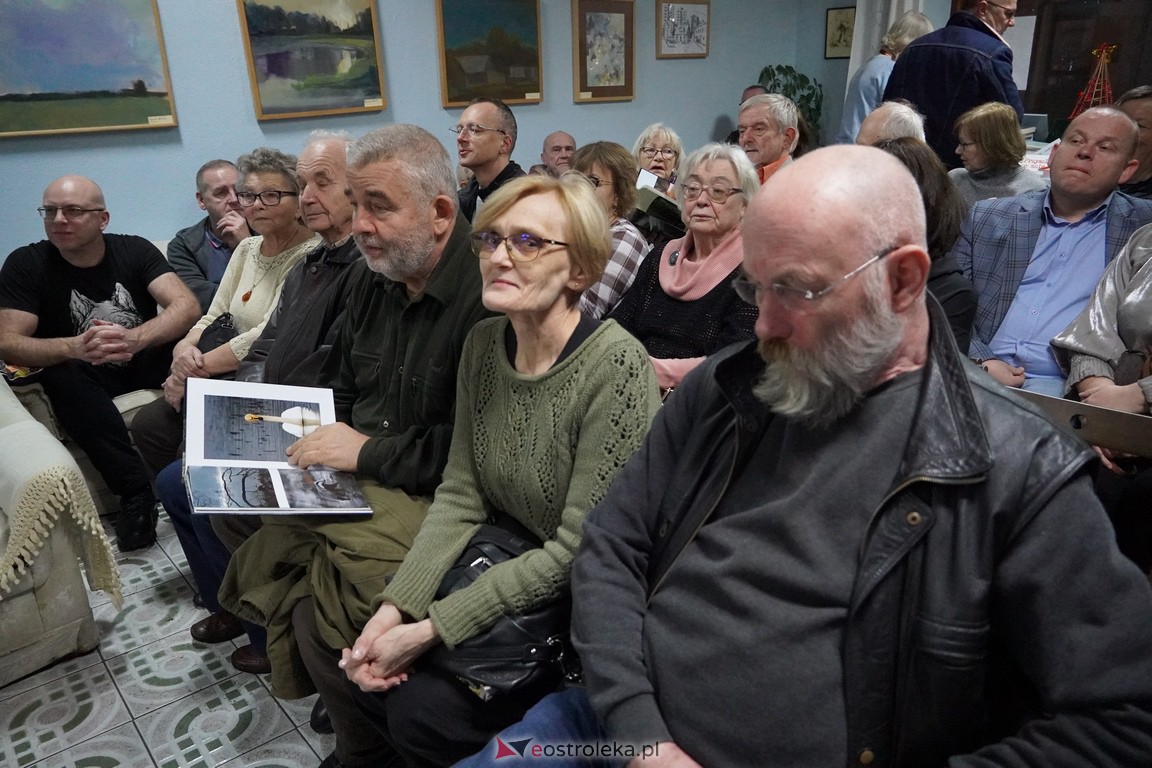 „Kurpie muśnięte czarami” - Spotkanie autorskie z Markiem Sygułą [8.12.2023] - zdjęcie #20 - eOstroleka.pl