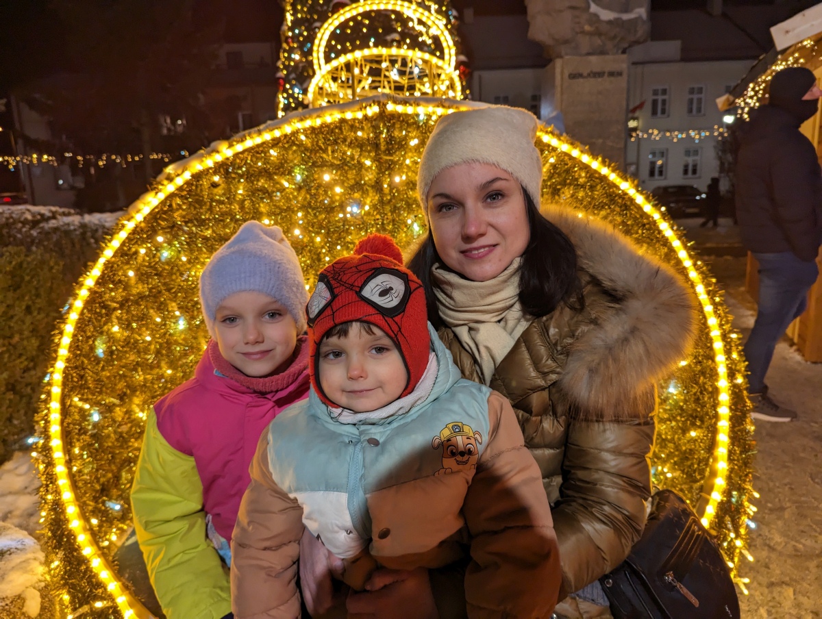 Kolędowanie z Klubem Oczko na I Kurpiowskim Jarmarku Bożonarodzeniowym w Ostrołęce [08.12.2023] - zdjęcie #36 - eOstroleka.pl