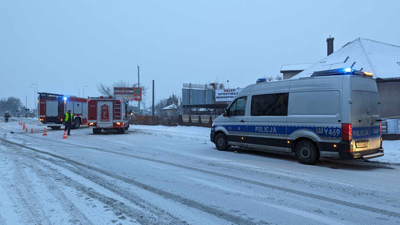 Wypadek na Warszawskiej w Ostrołęce [09.12.2023] - zdjęcie #16 - eOstroleka.pl