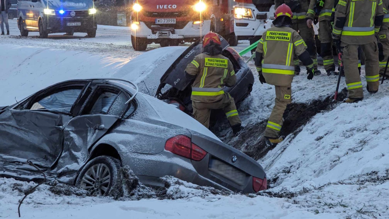 Wypadek na Warszawskiej w Ostrołęce [09.12.2023] - zdjęcie #11 - eOstroleka.pl