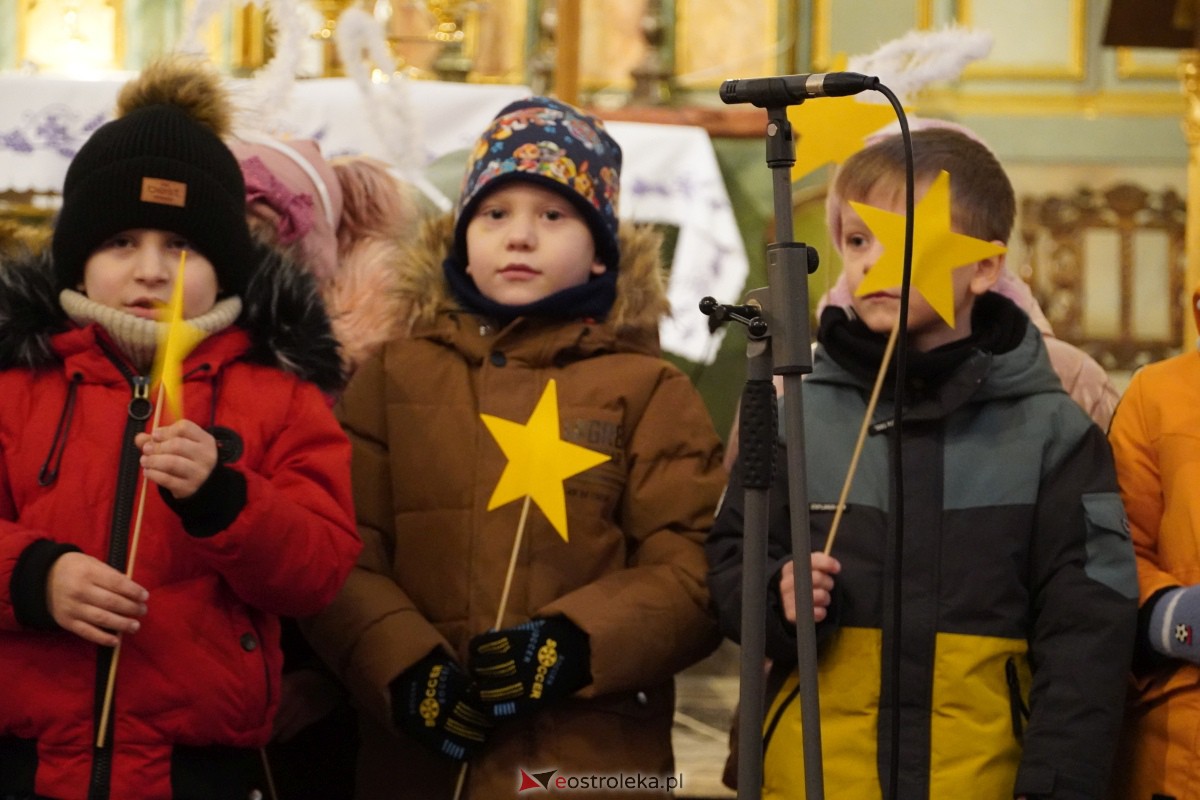 Koncert Bożonarodzeniowy w Czerwinie [10.12.2023] - zdjęcie #6 - eOstroleka.pl