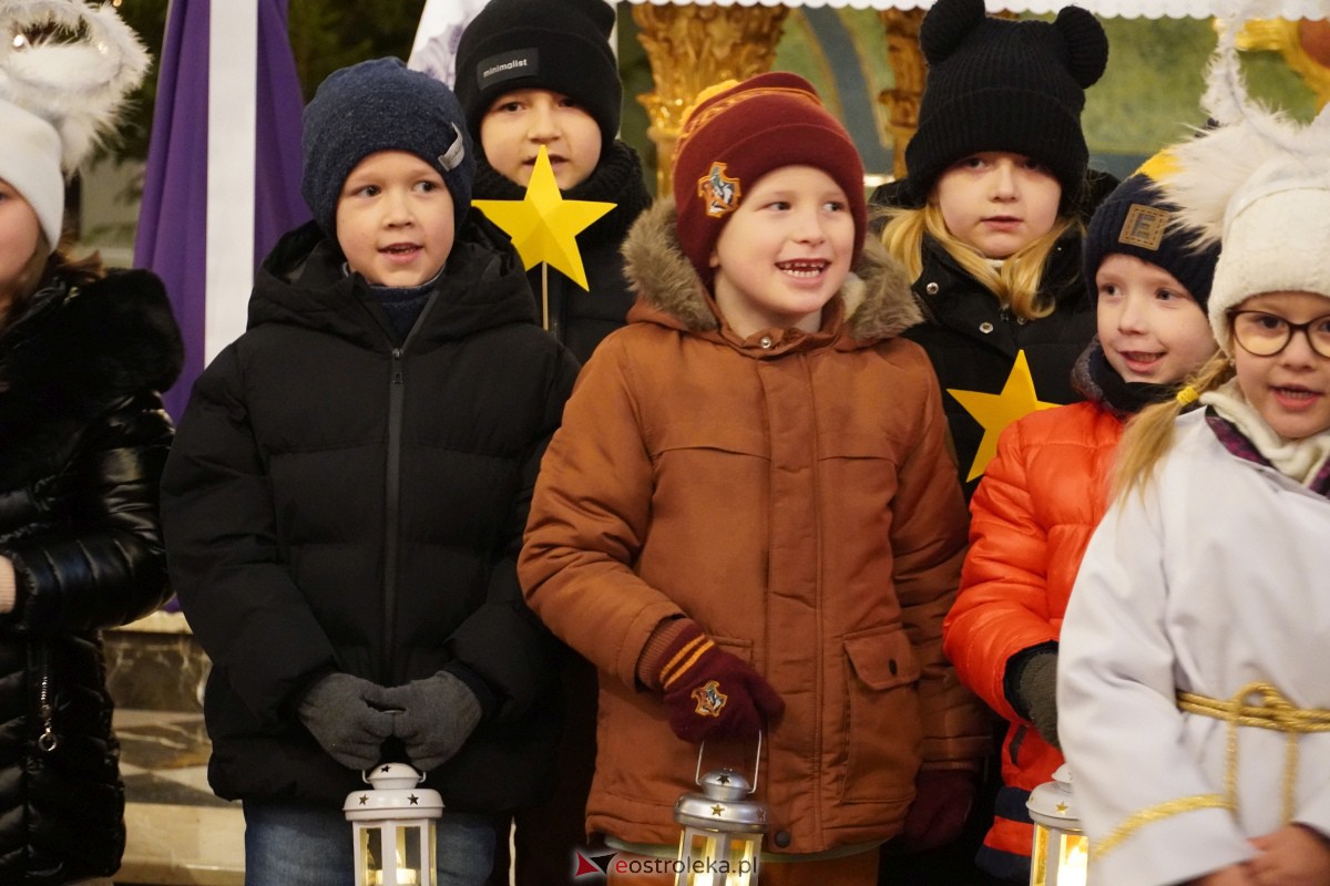 Koncert Bożonarodzeniowy w Czerwinie [10.12.2023] - zdjęcie #33 - eOstroleka.pl