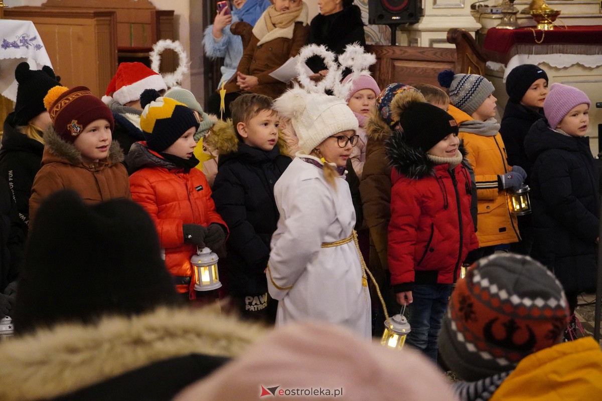 Koncert Bożonarodzeniowy w Czerwinie [10.12.2023] - zdjęcie #22 - eOstroleka.pl