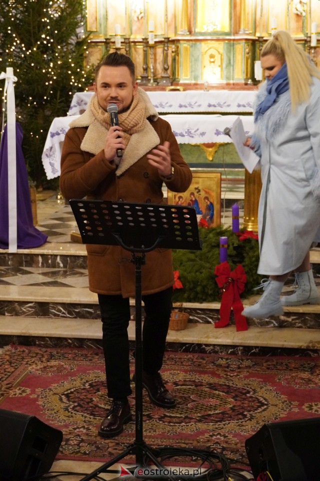Koncert Bożonarodzeniowy w Czerwinie [10.12.2023] - zdjęcie #15 - eOstroleka.pl