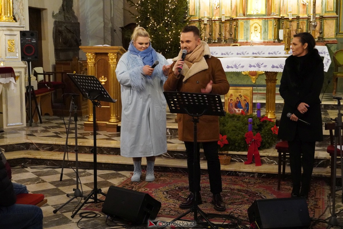 Koncert Bożonarodzeniowy w Czerwinie [10.12.2023] - zdjęcie #14 - eOstroleka.pl