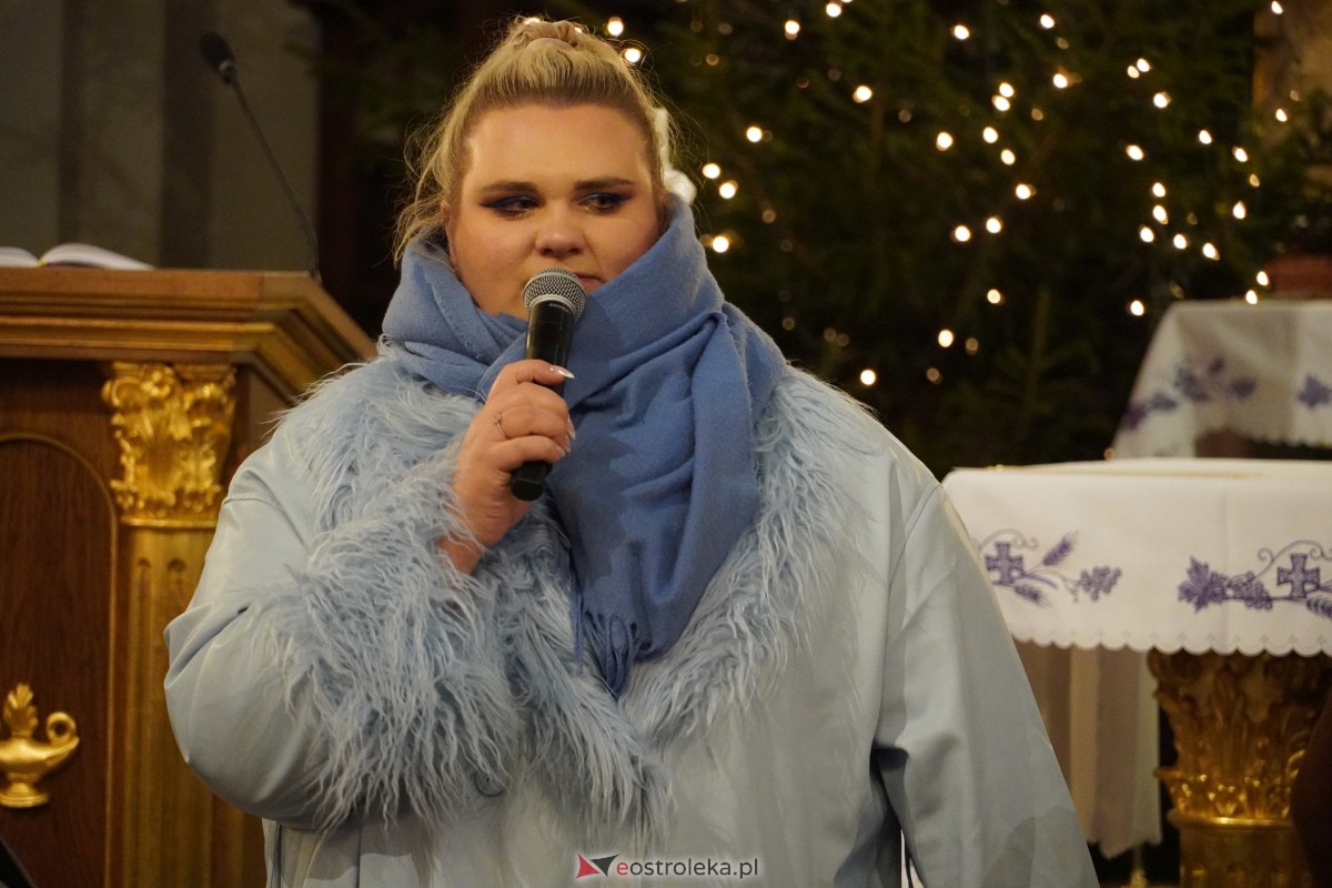 Koncert Bożonarodzeniowy w Czerwinie [10.12.2023] - zdjęcie #12 - eOstroleka.pl
