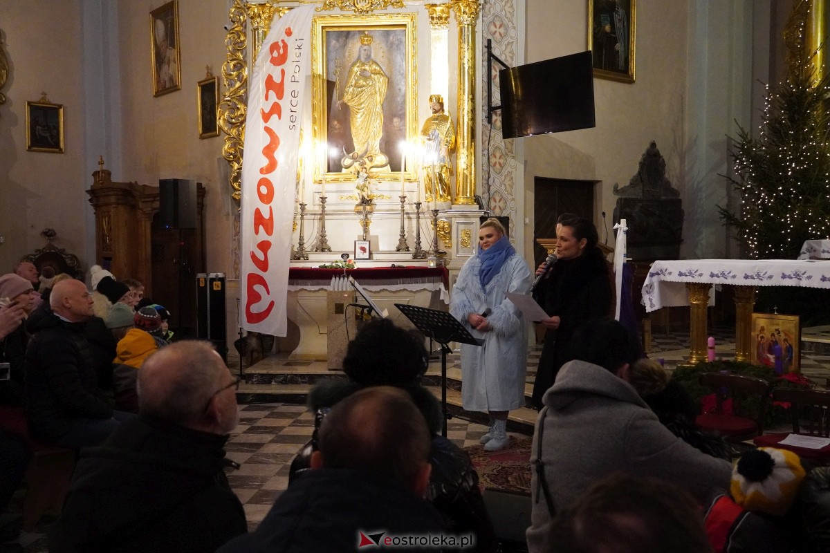 Koncert Bożonarodzeniowy w Czerwinie [10.12.2023] - zdjęcie #8 - eOstroleka.pl