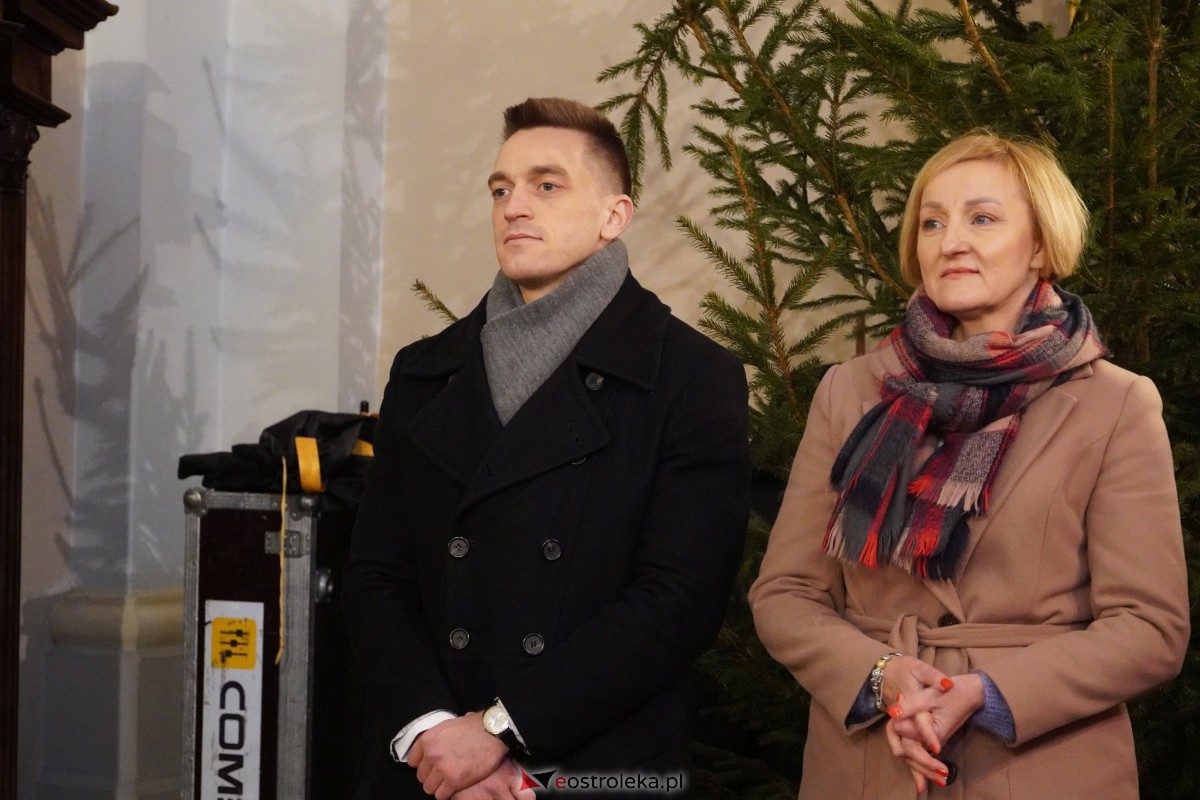 Koncert Bożonarodzeniowy w Czerwinie [10.12.2023] - zdjęcie #6 - eOstroleka.pl