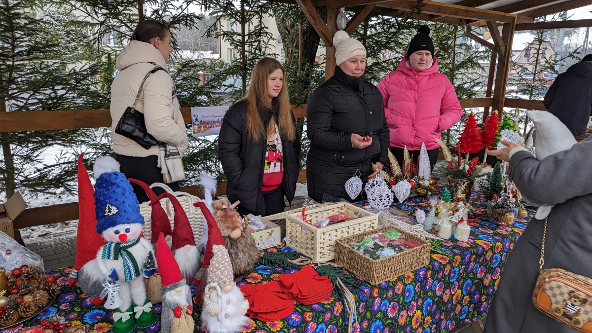 Jarmark Bożonarodzeniowy w Czerwinie [10.12.2023] - zdjęcie #23 - eOstroleka.pl