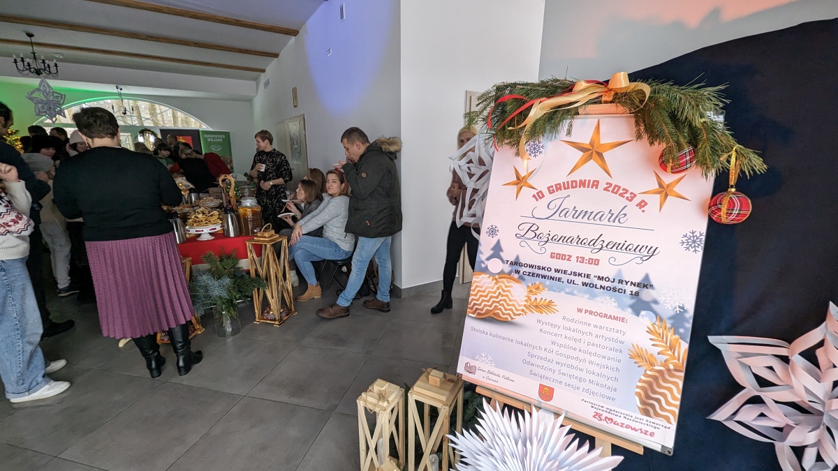 Jarmark Bożonarodzeniowy w Czerwinie [10.12.2023] - zdjęcie #15 - eOstroleka.pl