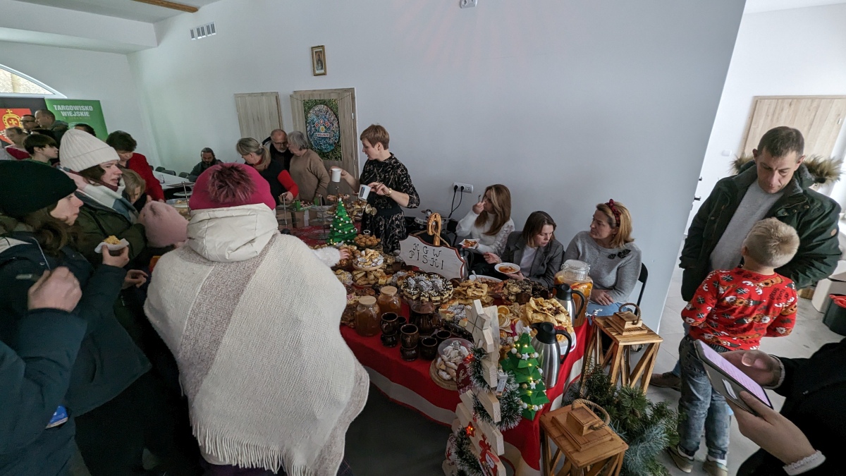 Jarmark Bożonarodzeniowy w Czerwinie [10.12.2023] - zdjęcie #13 - eOstroleka.pl